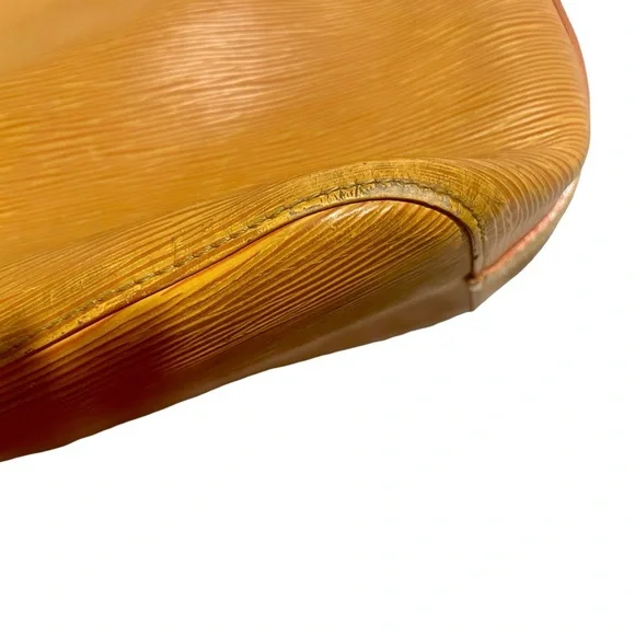 Authentic Louis Vuitton Noe Yellow Epi Leather bag 🥳 - Picture 10 of 12